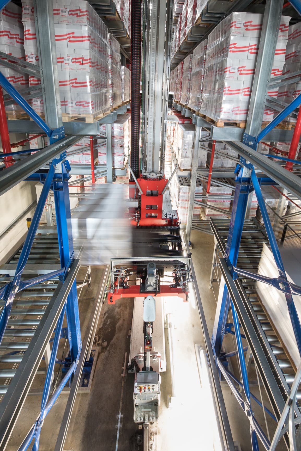 AUTOMATICO CON SATELLITE E TRASLOELEVATORE